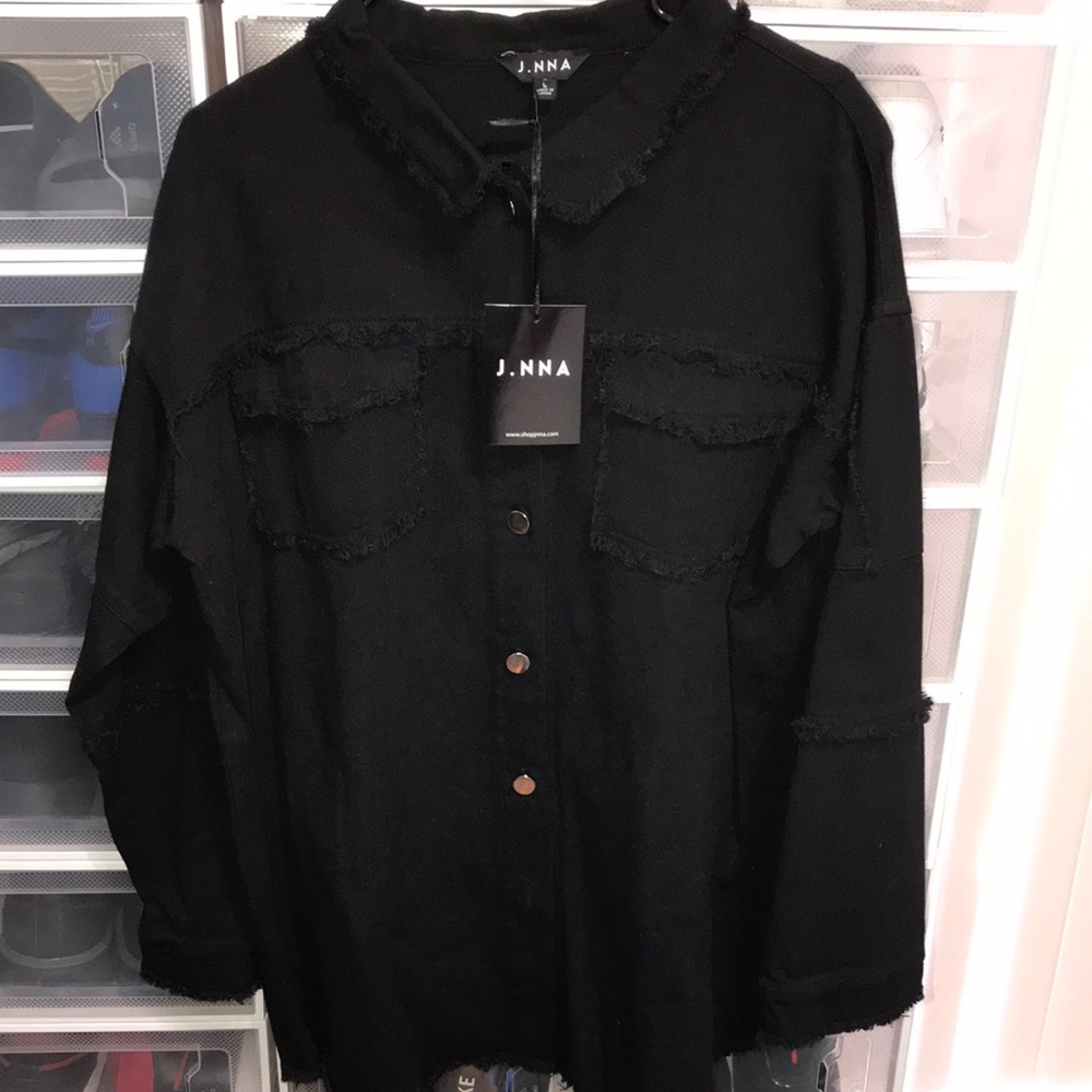 Black Frayed Button-Up Shacket - Picture 2 of 3